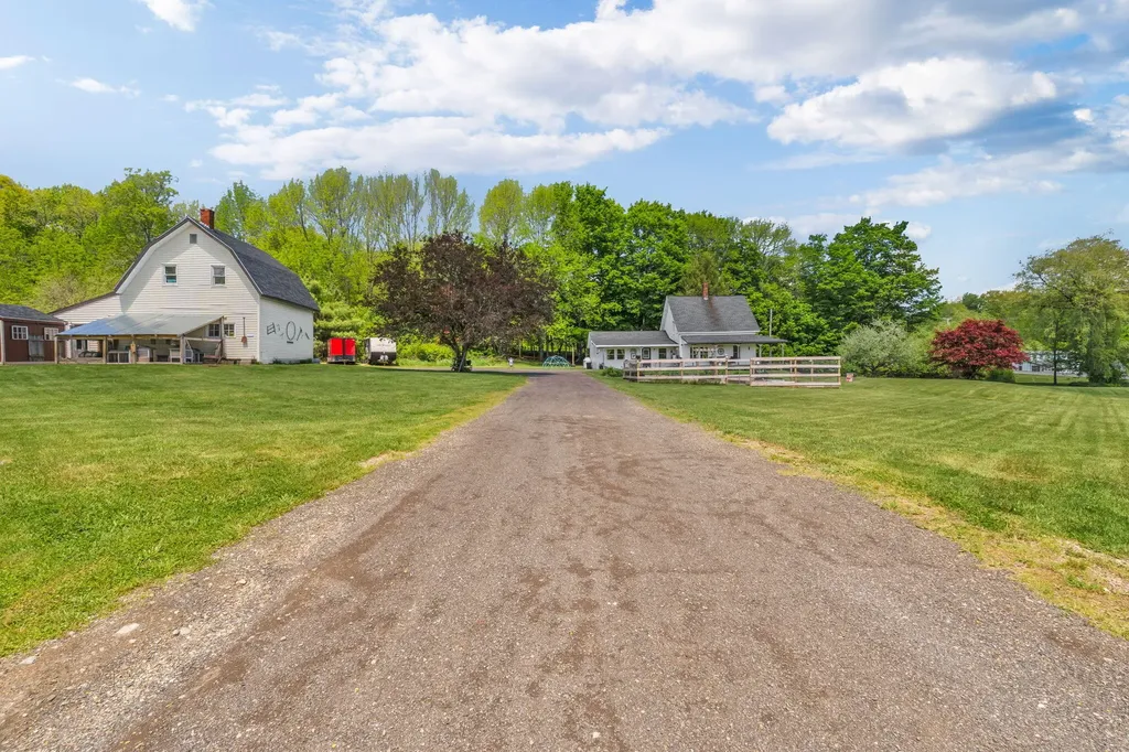 10 Highland Ridge Drive Hampden ME 04444