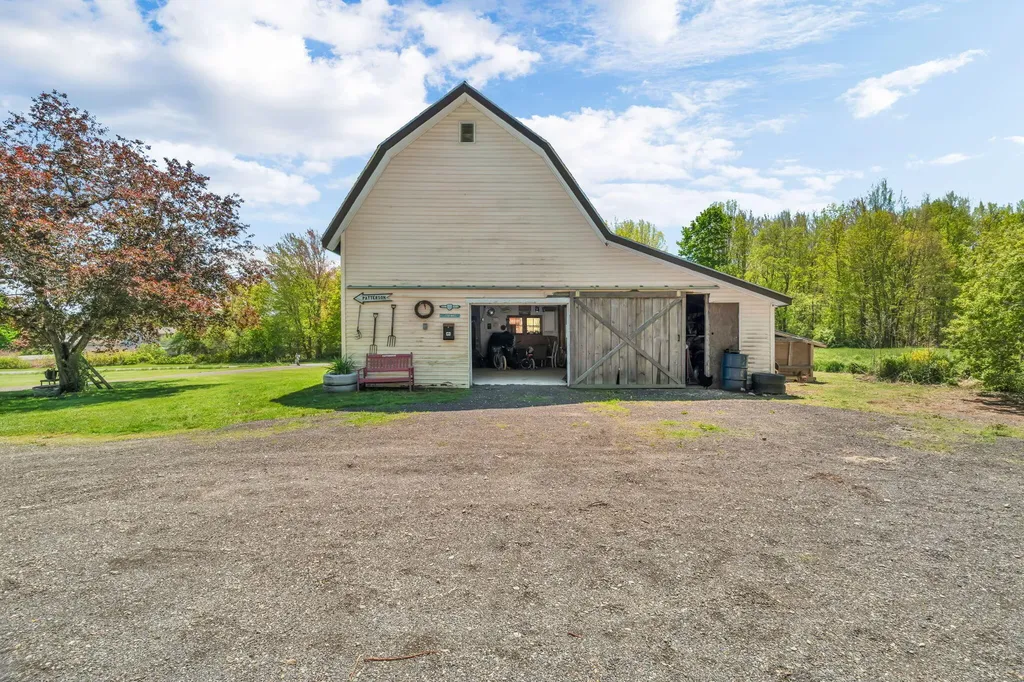 10 Highland Ridge Drive Hampden ME 04444