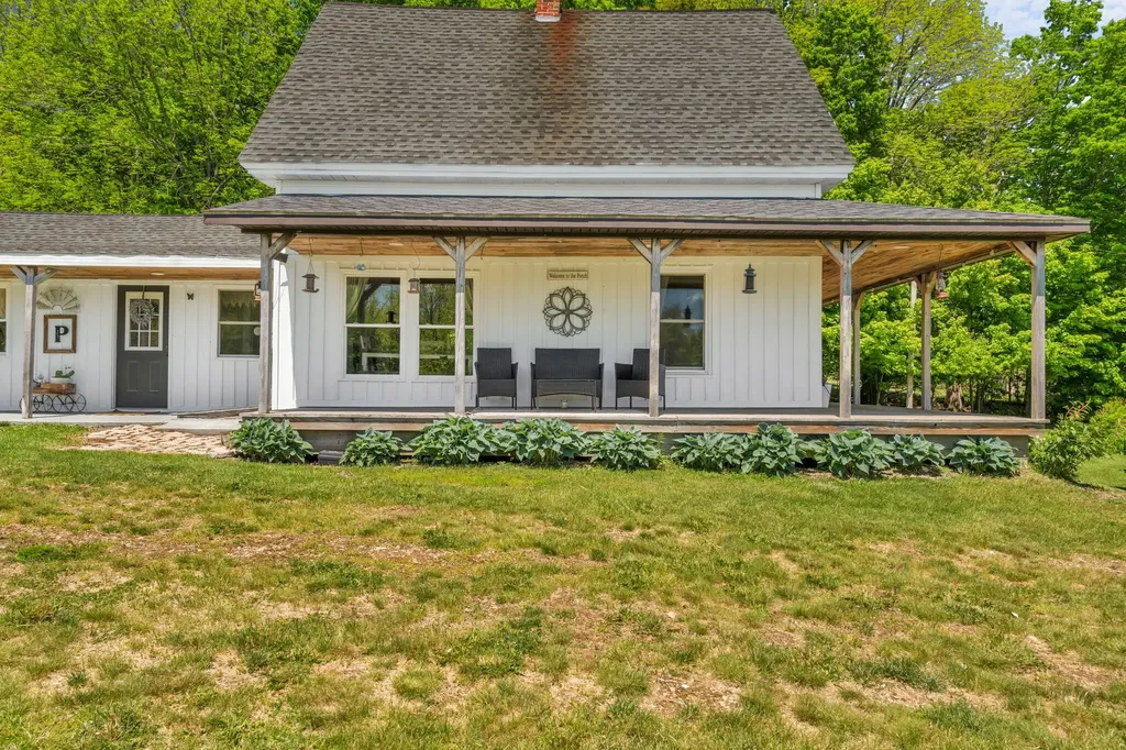 10 Highland Ridge Drive Hampden ME 04444