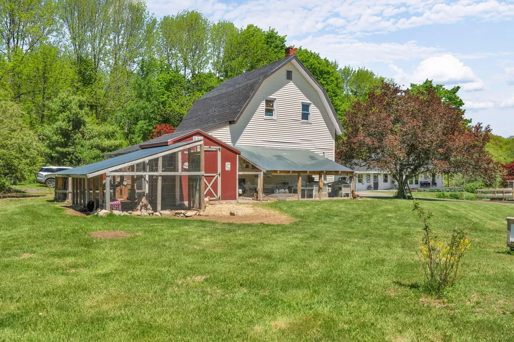 10 Highland Ridge Drive Hampden ME 04444