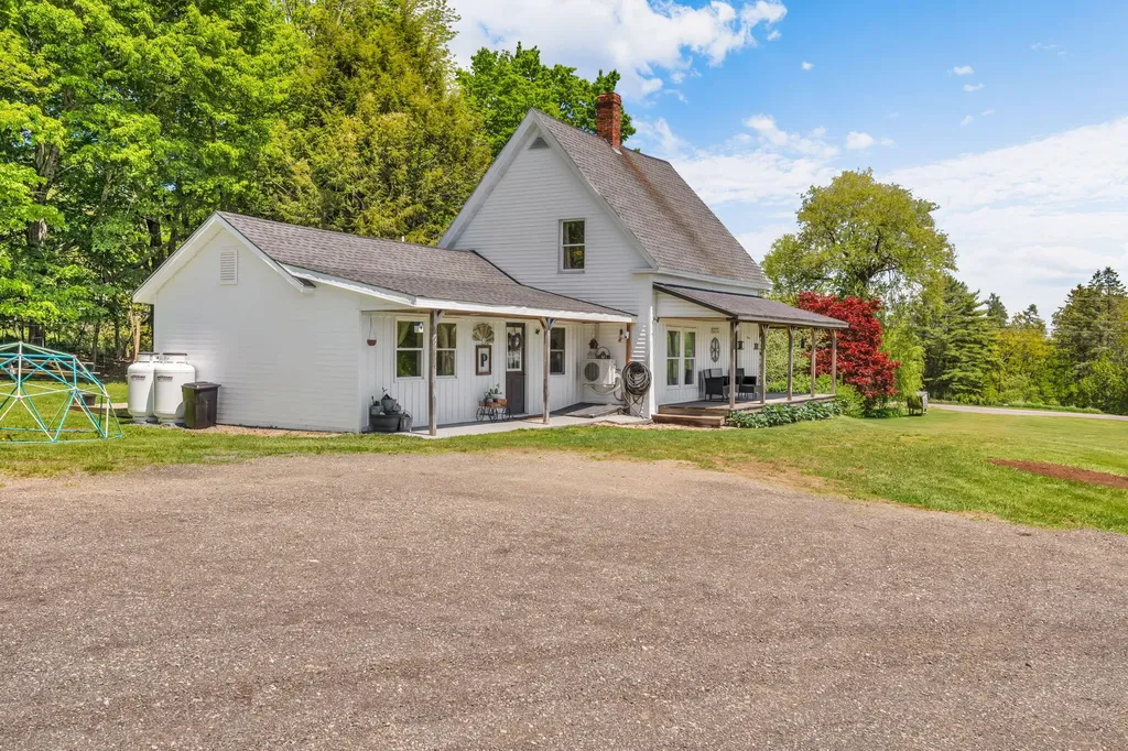 10 Highland Ridge Drive Hampden ME 04444