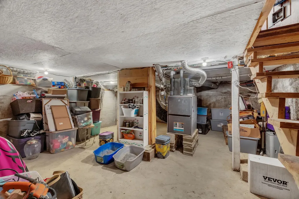 10 Highland Ridge Drive Hampden ME 04444