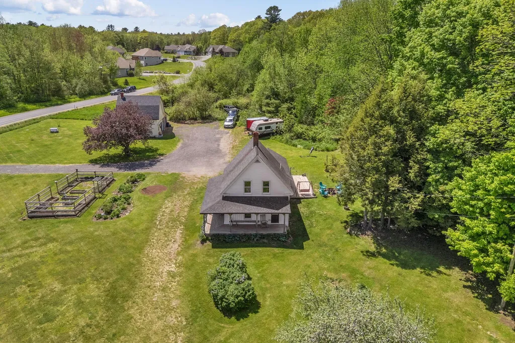 10 Highland Ridge Drive Hampden ME 04444