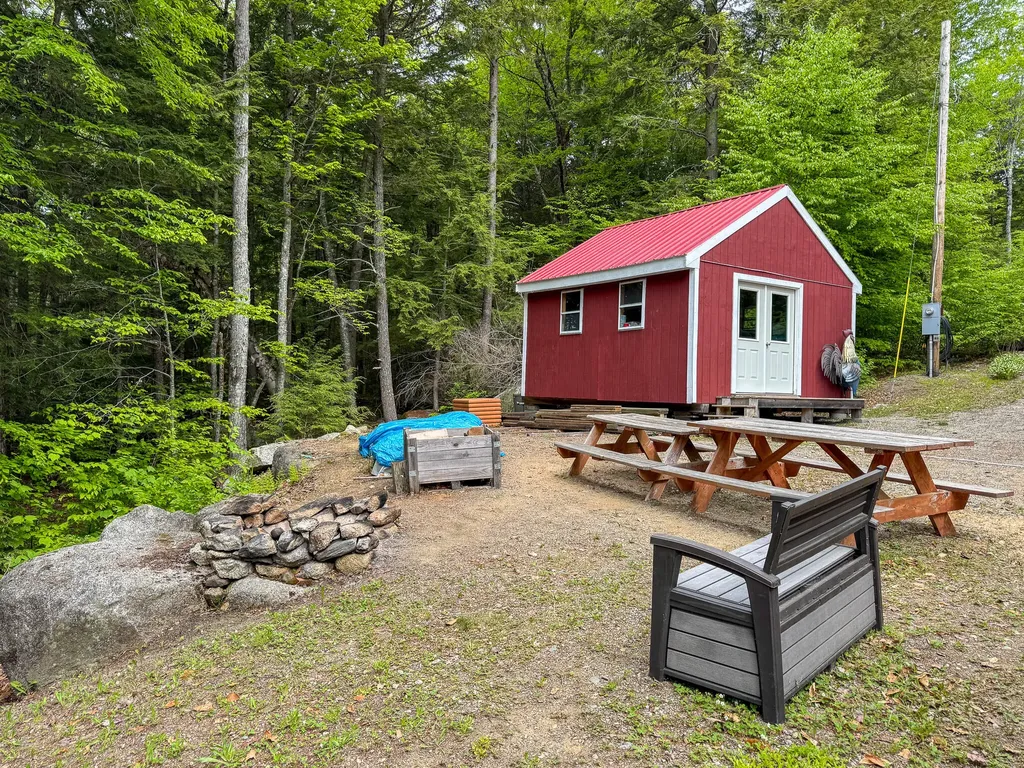 1740 Houston Road Lincoln ME 04457