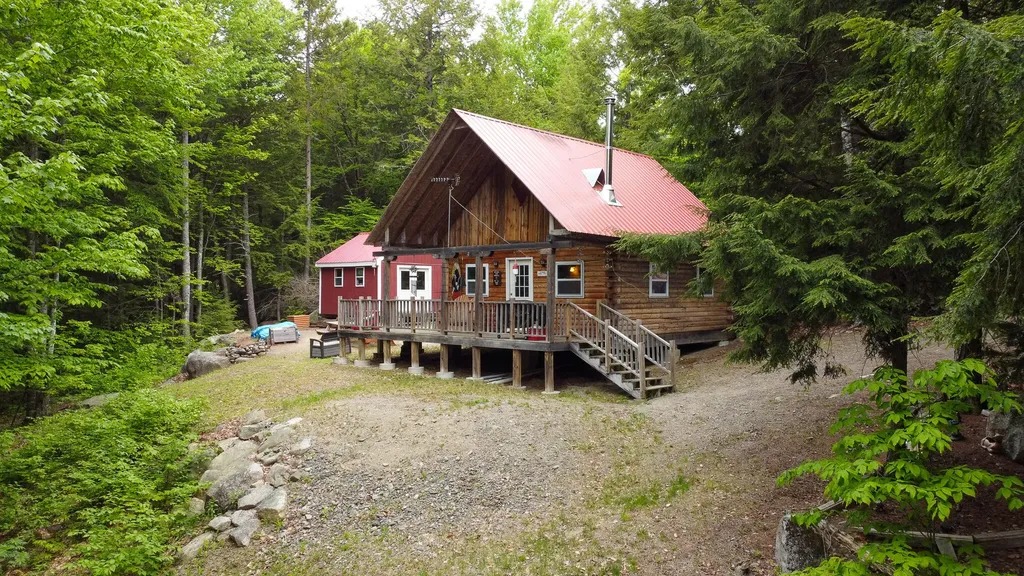 1740 Houston Road Lincoln ME 04457