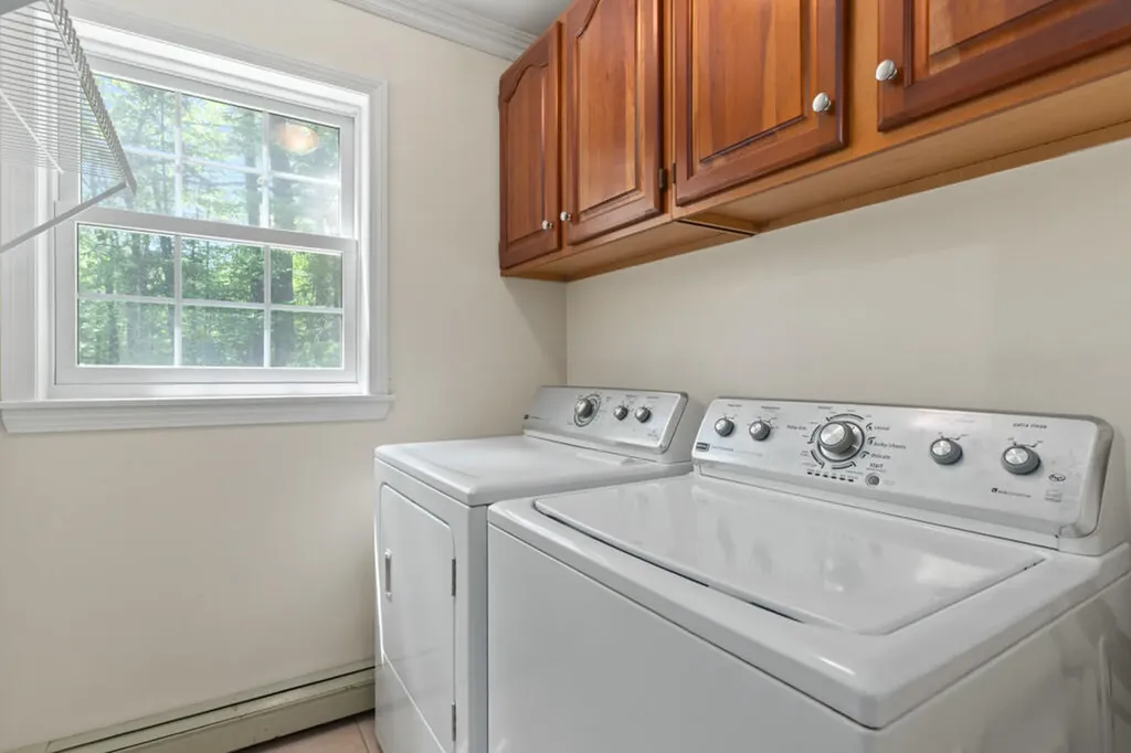 154 Applecrest Drive Yarmouth ME 04096