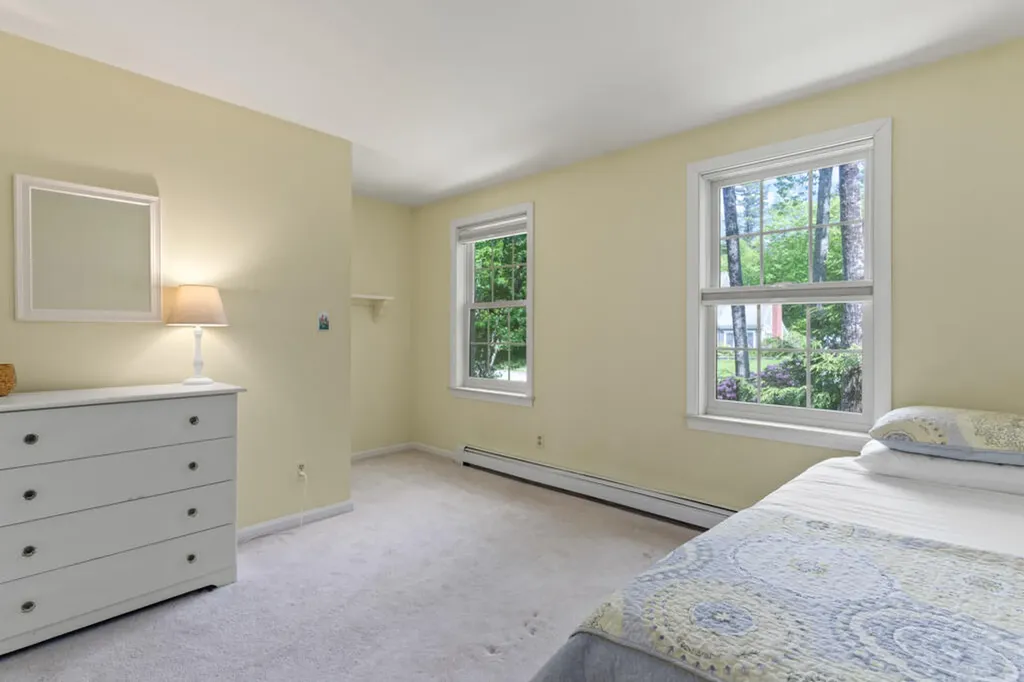 154 Applecrest Drive Yarmouth ME 04096
