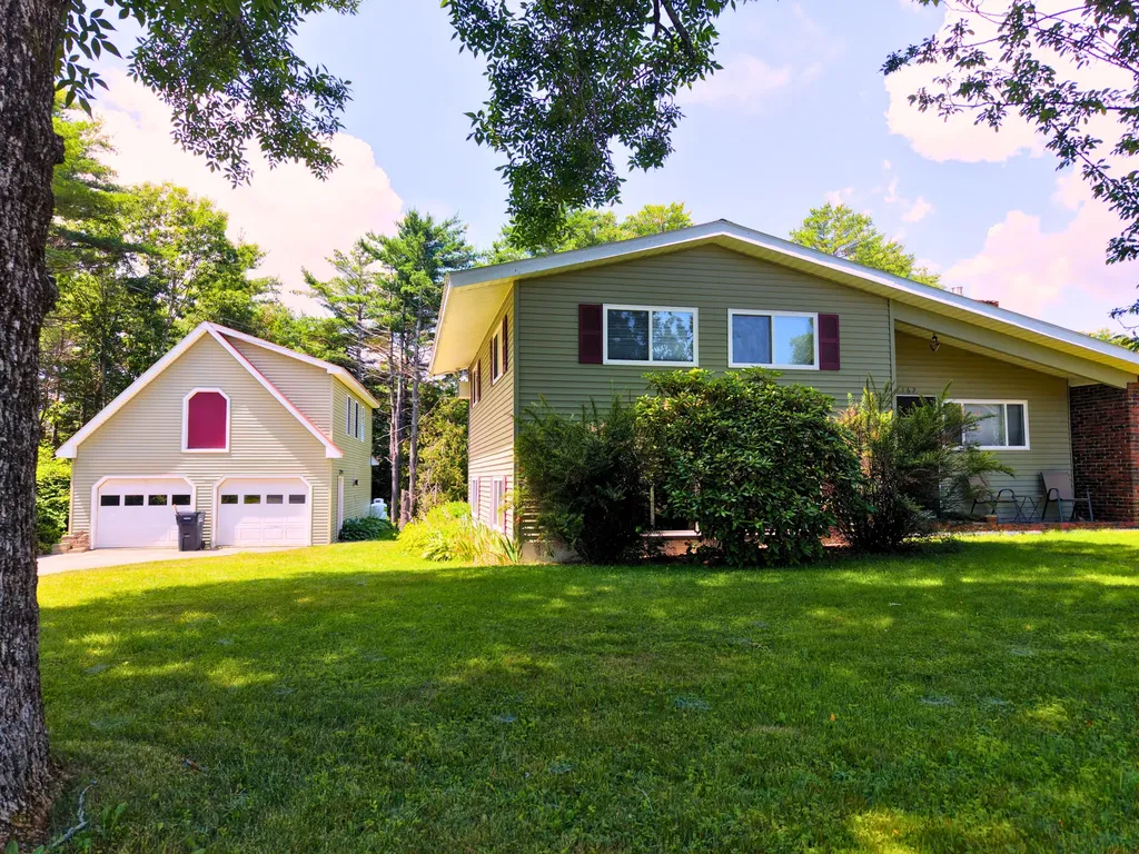 162 E Broadway Extension Bangor ME 04401