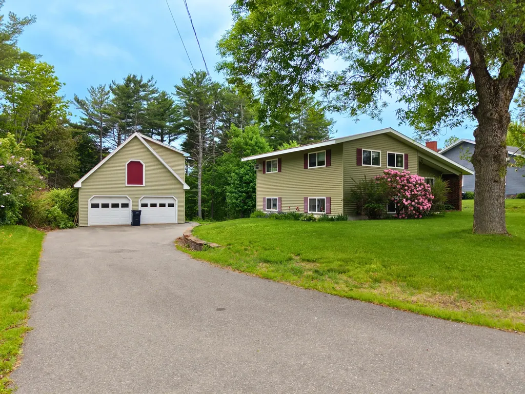 162 E Broadway Extension Bangor ME 04401