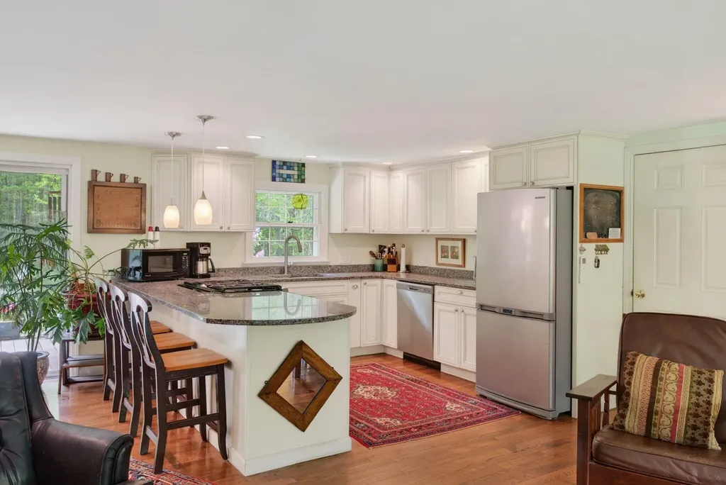 302 Foreside Road Topsham ME 04086