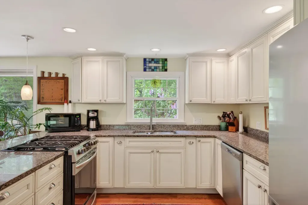 302 Foreside Road Topsham ME 04086