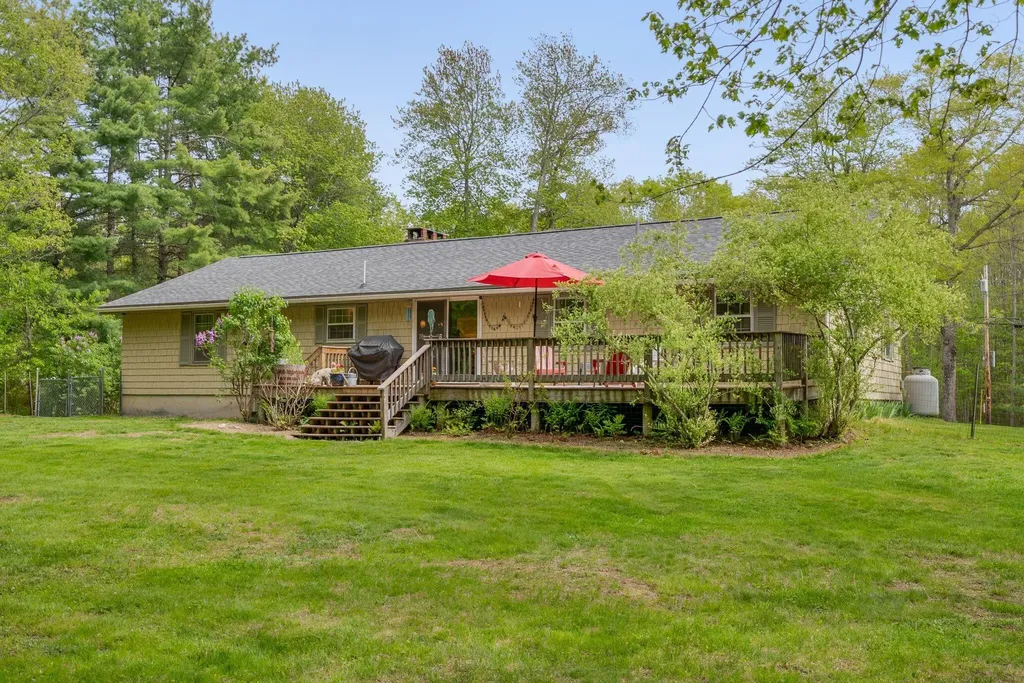 302 Foreside Road Topsham ME 04086