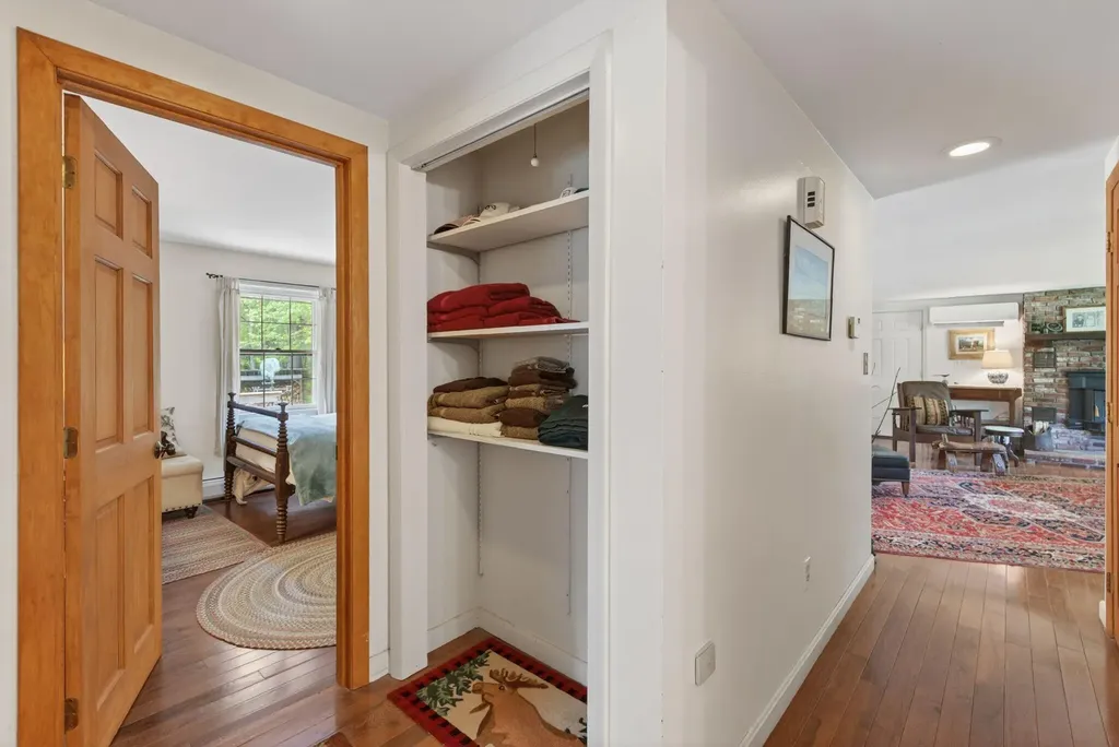 302 Foreside Road Topsham ME 04086