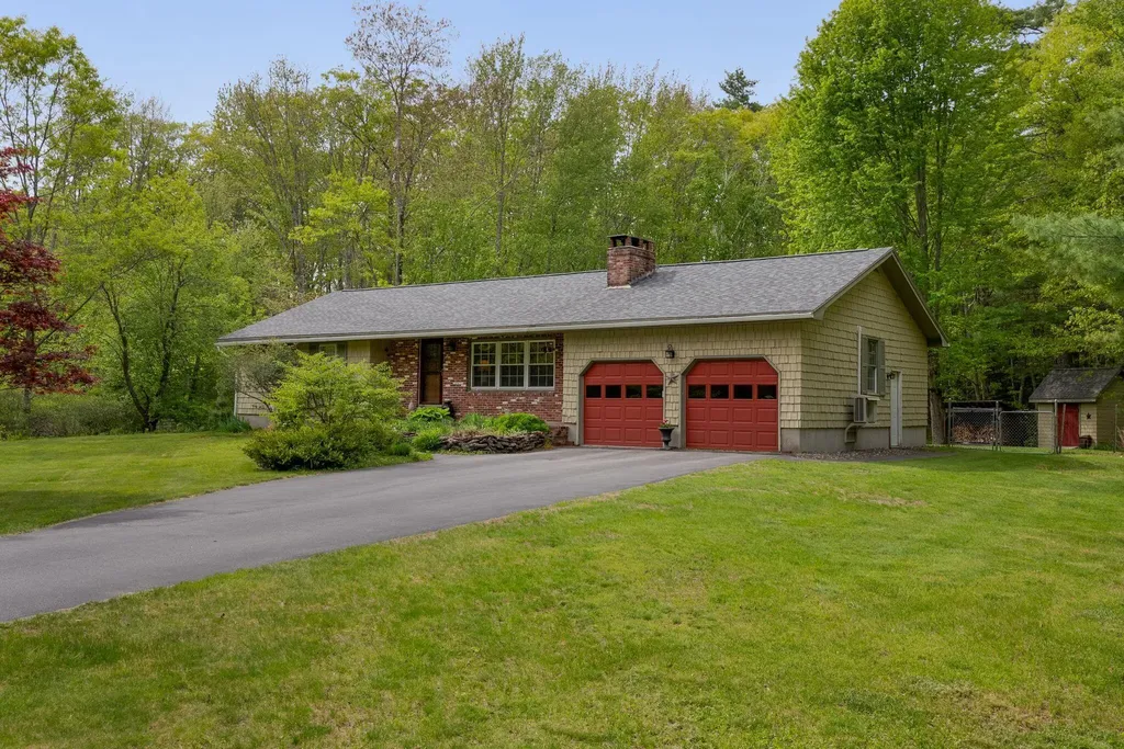 302 Foreside Road Topsham ME 04086
