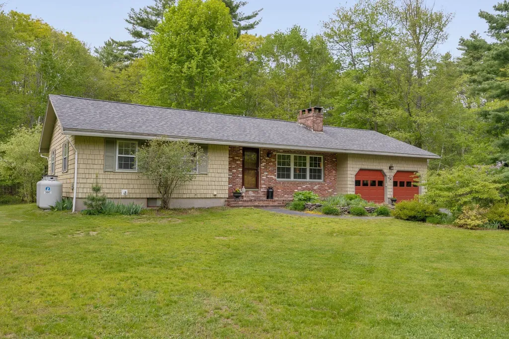 302 Foreside Road Topsham ME 04086