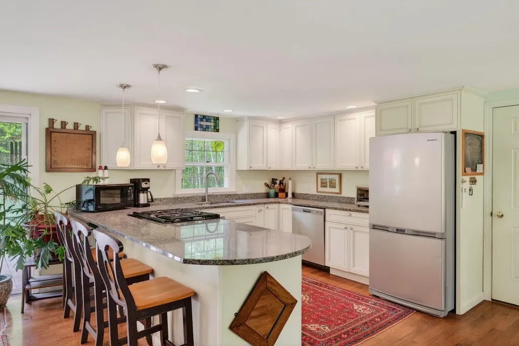 302 Foreside Road Topsham ME 04086