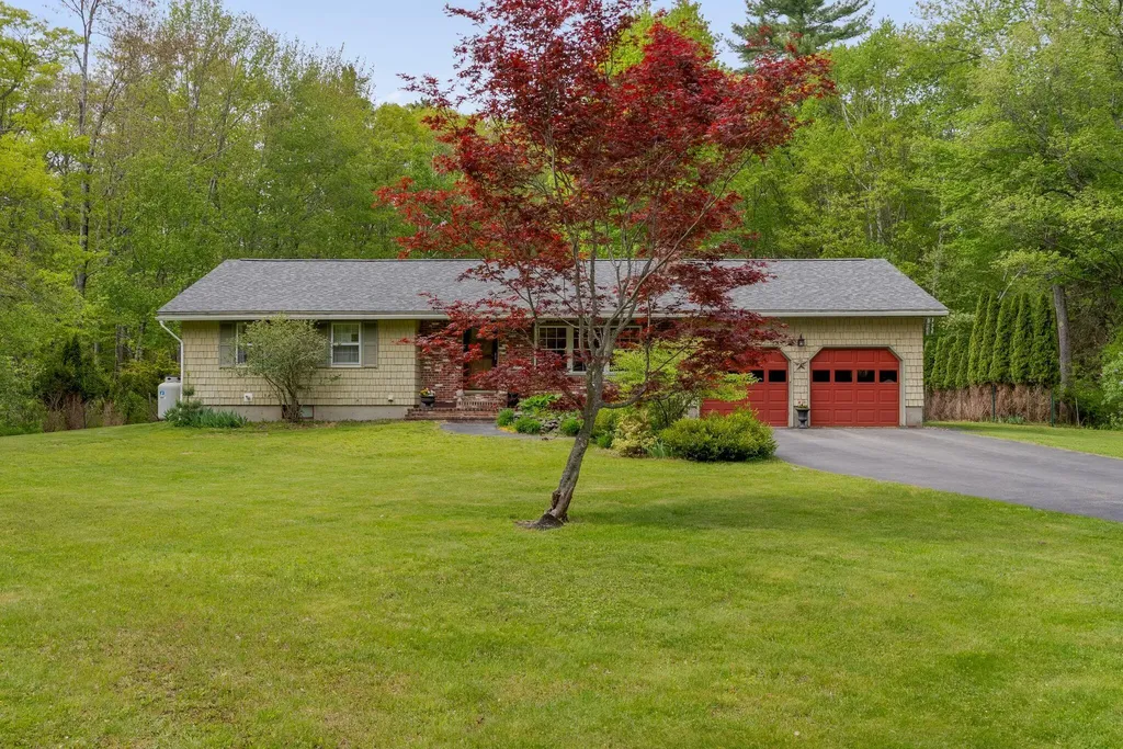 302 Foreside Road Topsham ME 04086