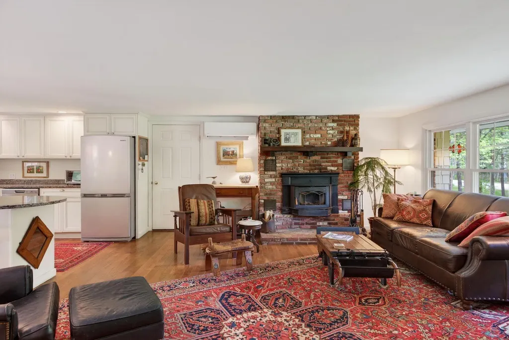 302 Foreside Road Topsham ME 04086