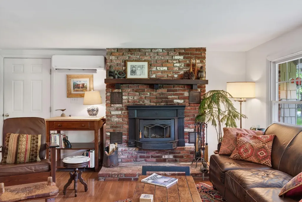 302 Foreside Road Topsham ME 04086