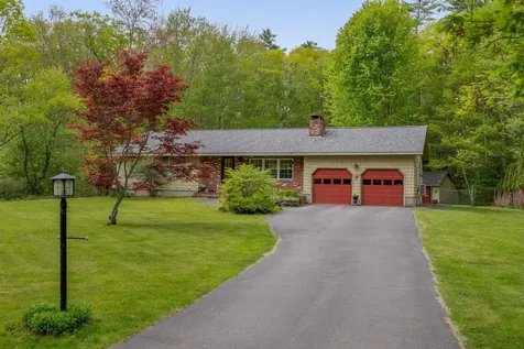 302 Foreside Road Topsham ME 04086