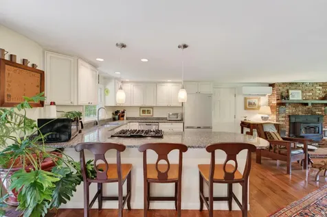 302 Foreside Road Topsham ME 04086