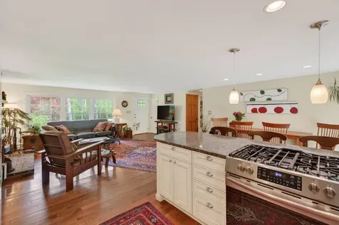 302 Foreside Road Topsham ME 04086
