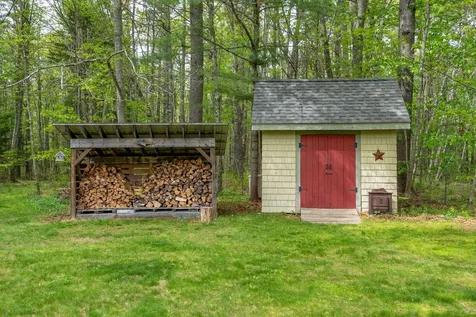 302 Foreside Road Topsham ME 04086