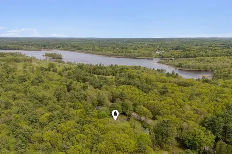 302 Foreside Road Topsham ME 04086