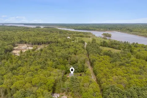 302 Foreside Road Topsham ME 04086