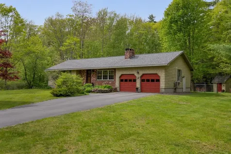 302 Foreside Road Topsham ME 04086
