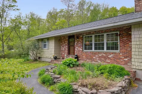 302 Foreside Road Topsham ME 04086