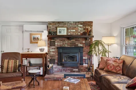 302 Foreside Road Topsham ME 04086
