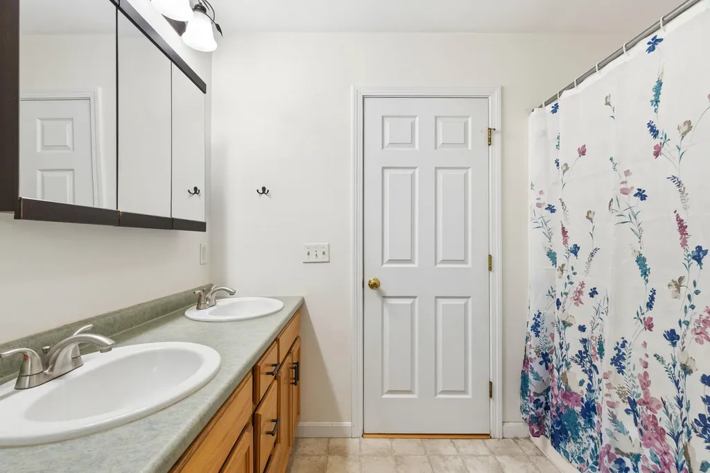 10 Briarwood Drive New Gloucester ME 04260