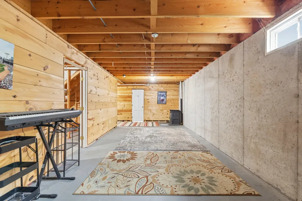 10 Briarwood Drive New Gloucester ME 04260