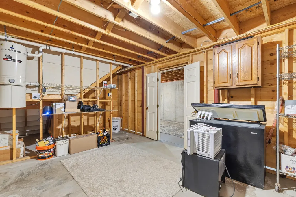 10 Briarwood Drive New Gloucester ME 04260