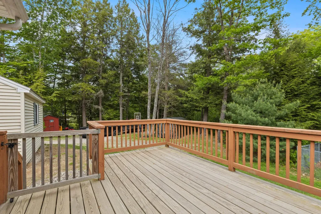 10 Briarwood Drive New Gloucester ME 04260