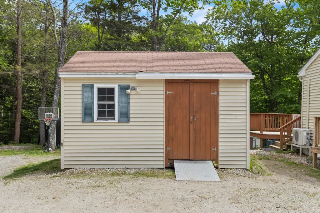 10 Briarwood Drive New Gloucester ME 04260
