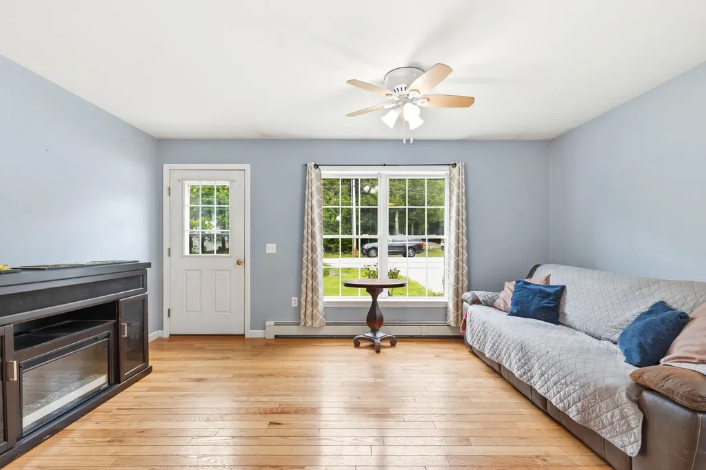 10 Briarwood Drive New Gloucester ME 04260