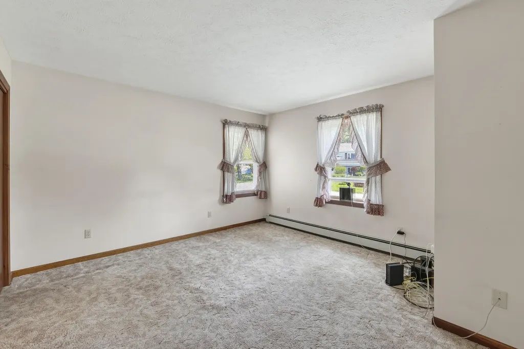15 Owen Street Lewiston ME 04240
