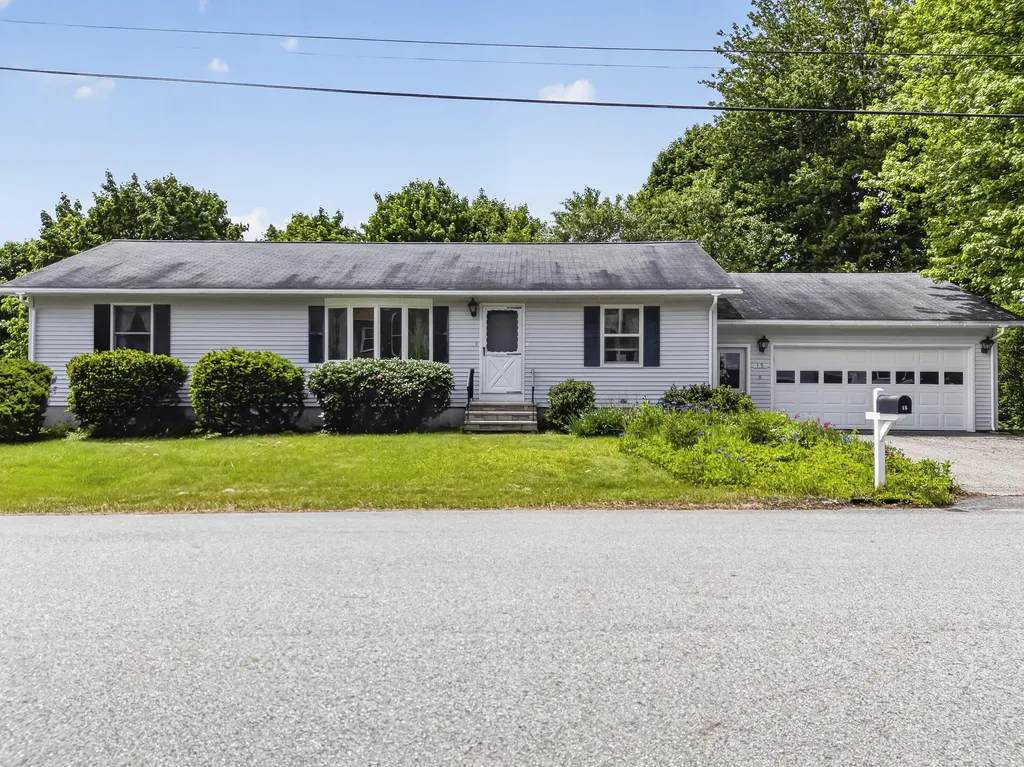 15 Owen Street Lewiston ME 04240