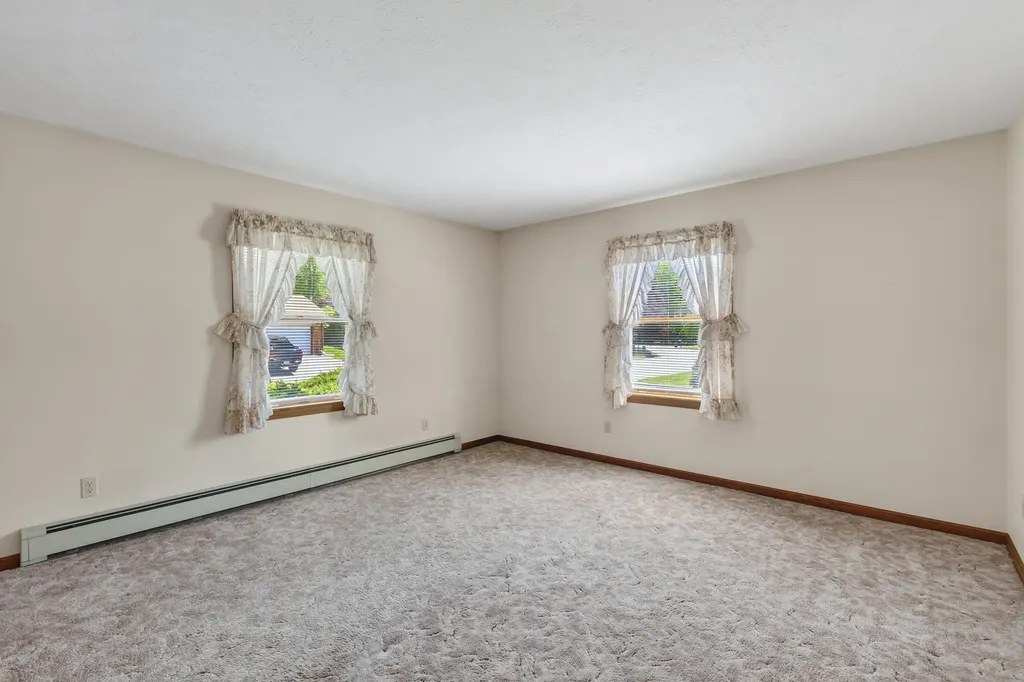 15 Owen Street Lewiston ME 04240
