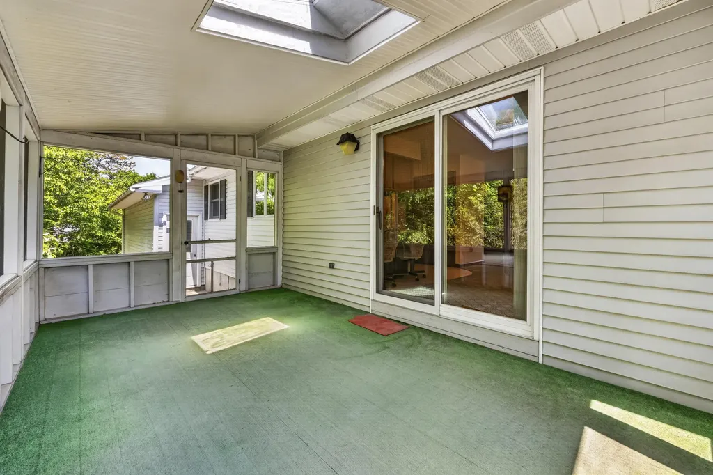15 Owen Street Lewiston ME 04240