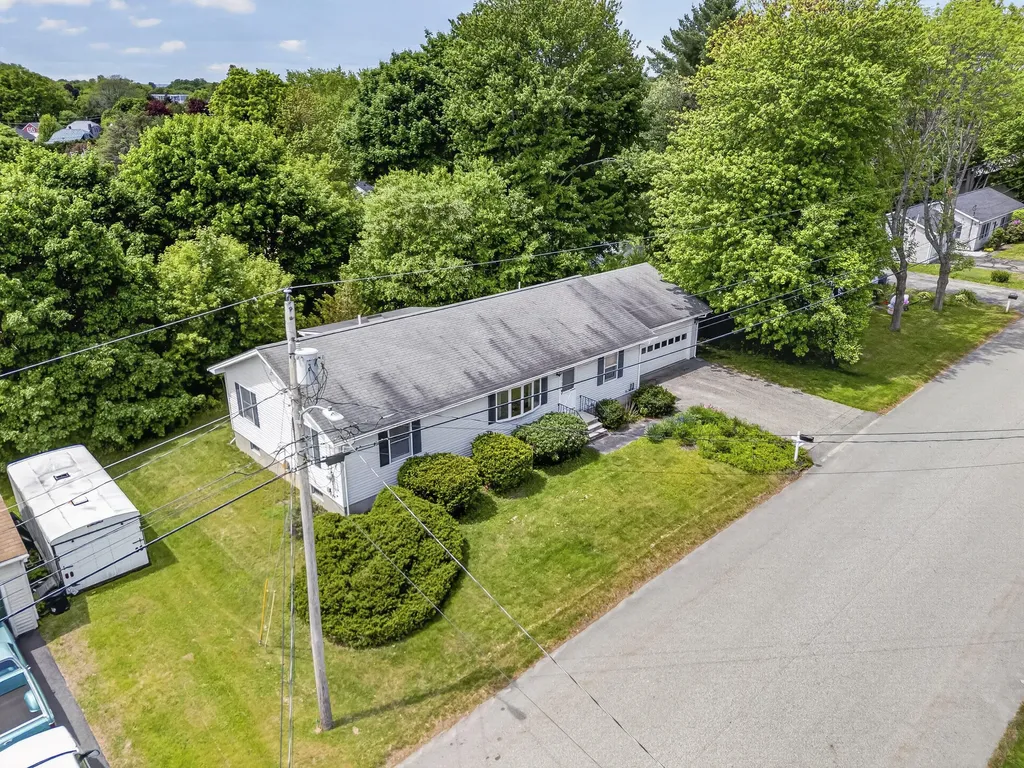 15 Owen Street Lewiston ME 04240