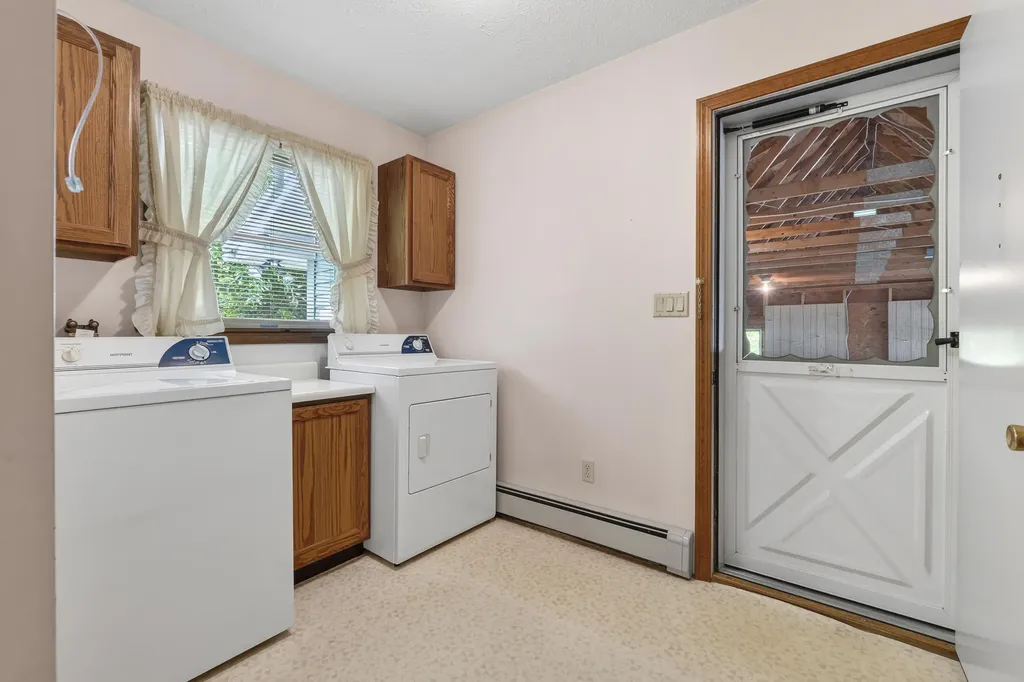 15 Owen Street Lewiston ME 04240