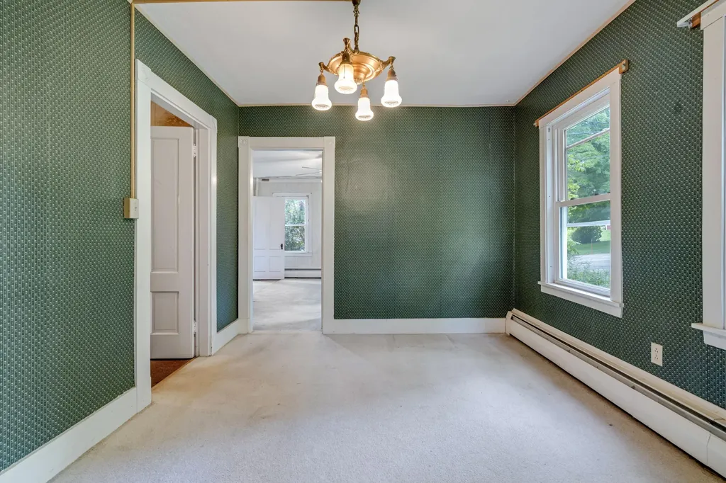 209 Oak Hill Road Auburn ME 04210