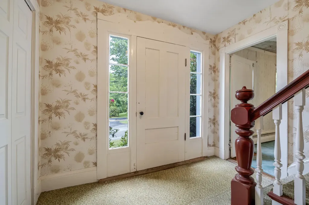 209 Oak Hill Road Auburn ME 04210