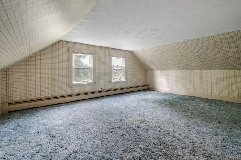 209 Oak Hill Road Auburn ME 04210