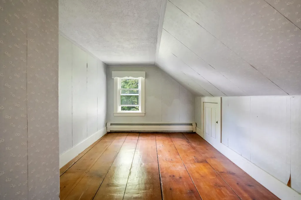 209 Oak Hill Road Auburn ME 04210