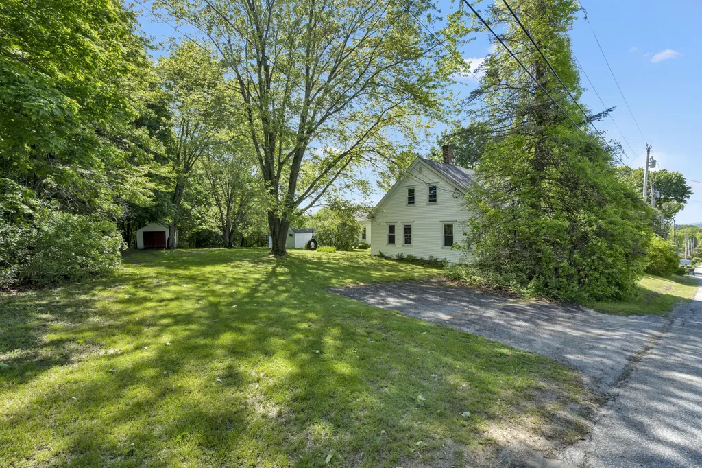 209 Oak Hill Road Auburn ME 04210