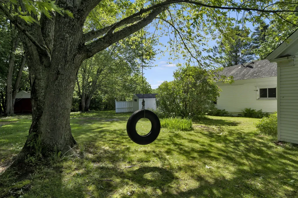209 Oak Hill Road Auburn ME 04210